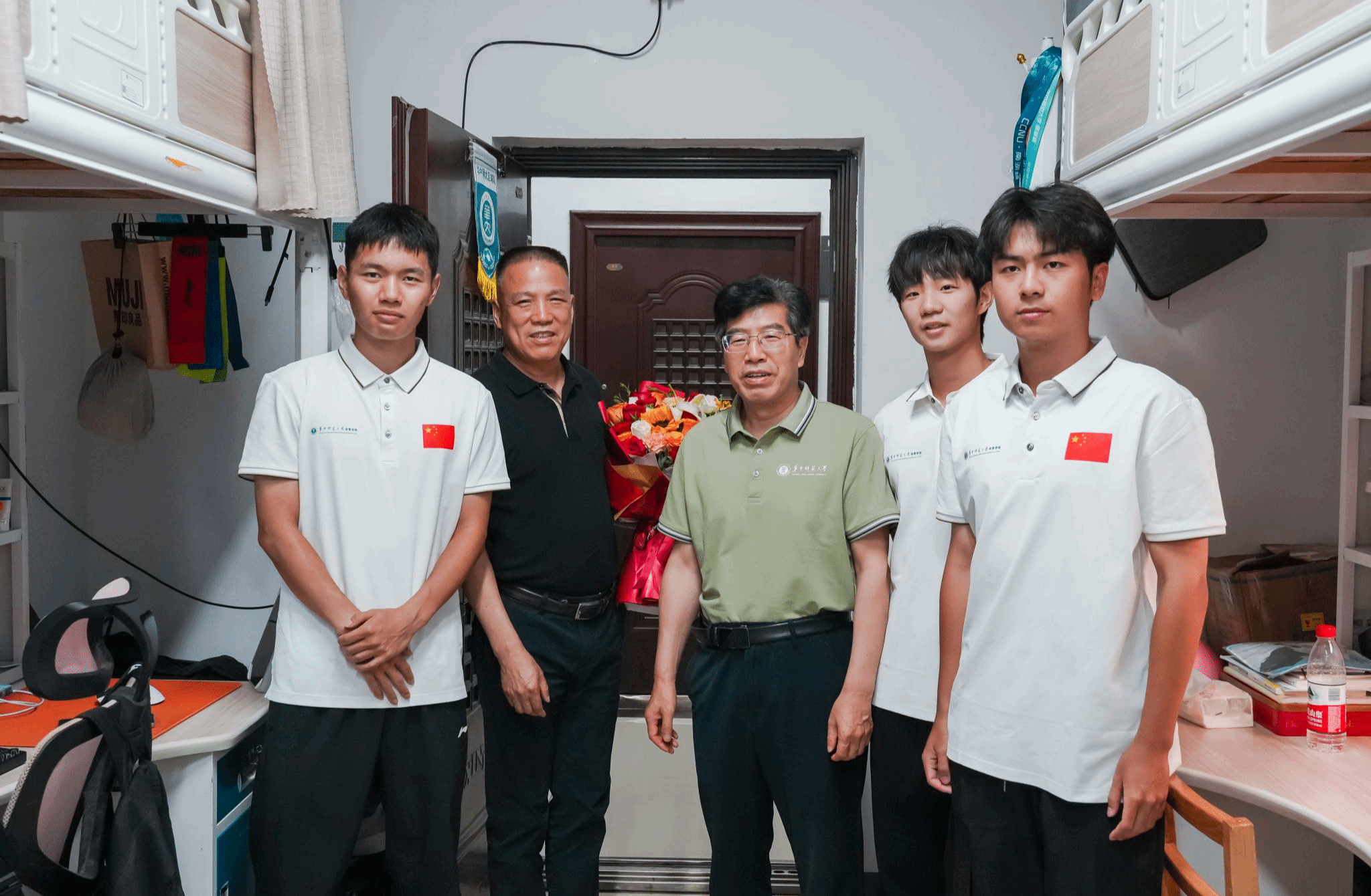 彭双阶董事长走访看望公司2026届毕业生